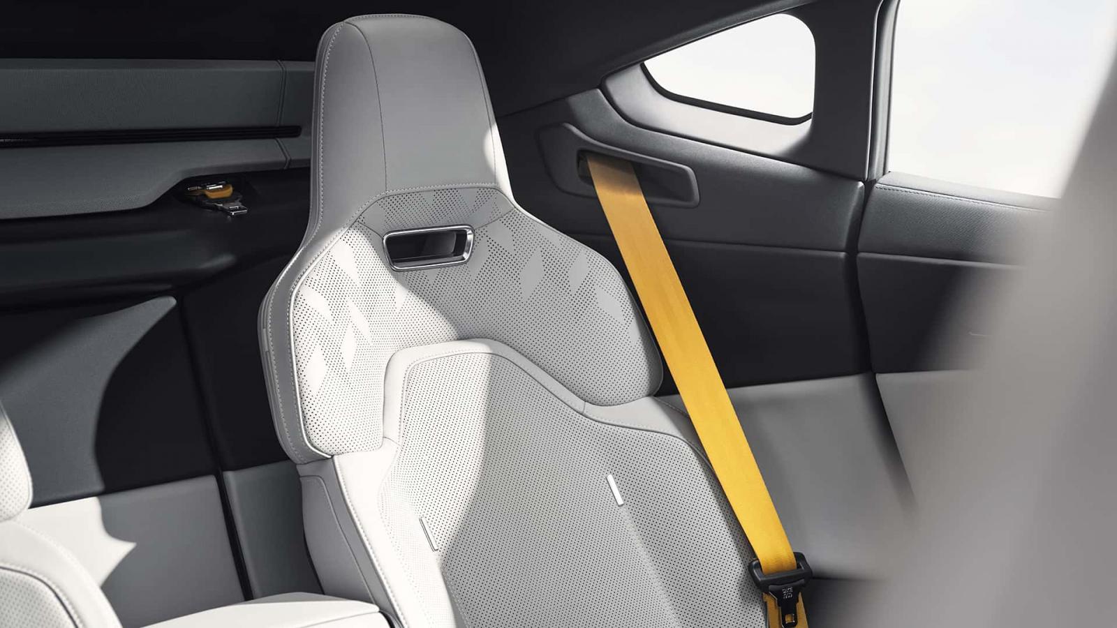 Το νέο Polestar 5 έφτασε με 884 άλογα και 670 χιλιόμετρα αυτονομία